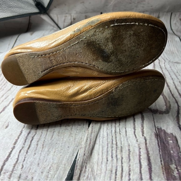 Tory Burch Beige Flats - Picture 7 of 14